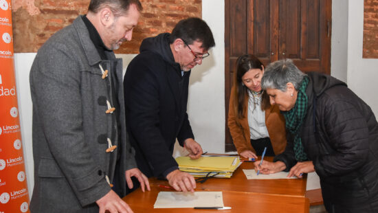Acto de toma de firmas 2